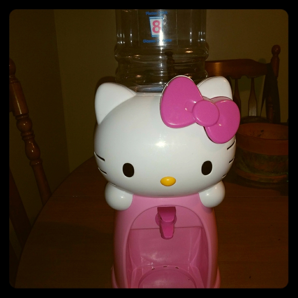 Hello kitty drink machine